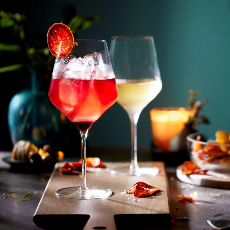 سفارش نوشیدنی کوکتل